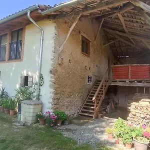 https://beau-gite-independant-dans-une-ancienne-grange-en-pierre.midi-pyreneeshotels.com
